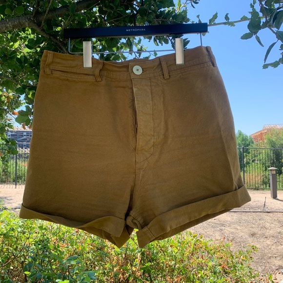 JESSE KAMM
ITEM: SAILOR CUT OFF SHORTS
COLOR: TOBACCO
SIZING: 14 - Picture 3 of 10